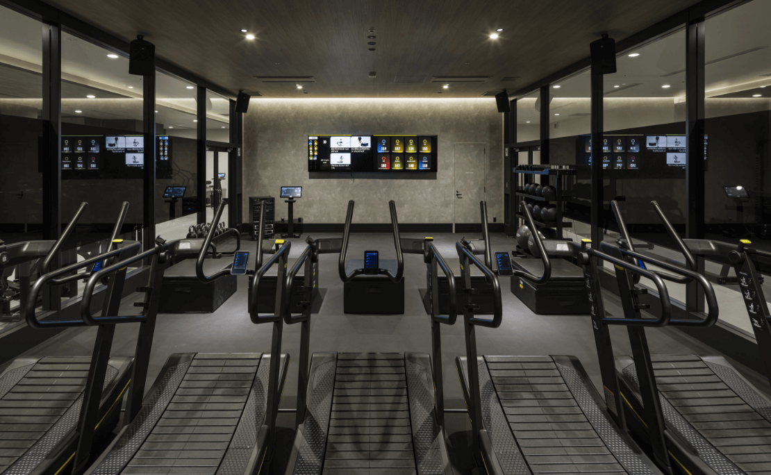 TRAINING & HIIT トレーニングジム②